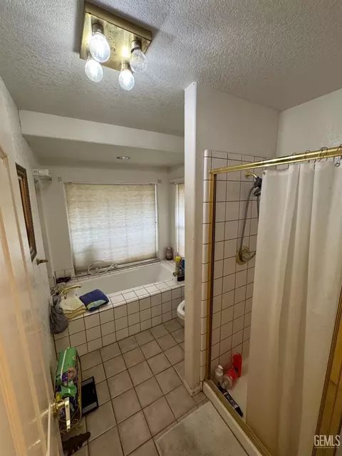 Bath - 21604 Diane Ct, Tehachapi, CA 93561 photo 1 of 1
