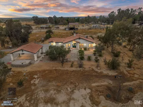 5504 E White Ln, Bakersfield, CA 93307