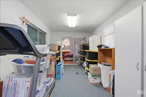 Other - 209 E Warren St, Taft, CA 93268 photo 2 of 3