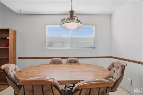 Dining - 209 E Warren St, Taft, CA 93268 photo 1 of 1