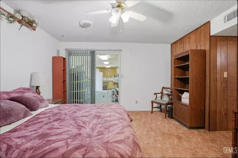 Bedroom - 209 E Warren St, Taft, CA 93268 photo 5 of 5