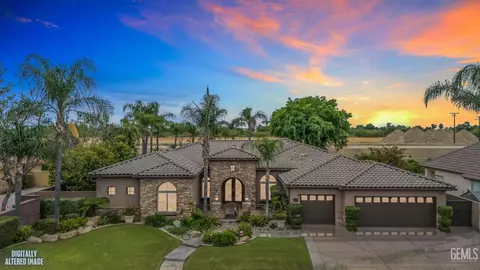 10703 Queensbury Dr, Bakersfield, CA 93312