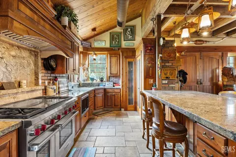 Kitchen - 44164 Sugarloaf Dr, Posey, CA 93260 photo 3 of 7