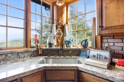Kitchen - 44164 Sugarloaf Dr, Posey, CA 93260 photo 6 of 7