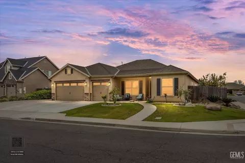 9321 Riviera Del Sol Dr, Bakersfield, CA 93314