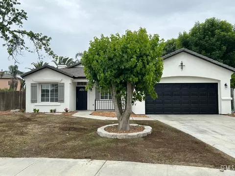 6104 Twin Oaks Dr, Bakersfield, CA 93313