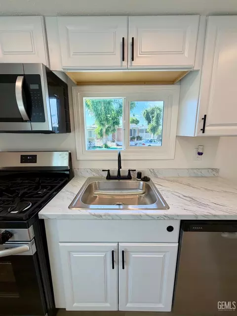 3458 Michelaine, Bakersfield, CA 93304