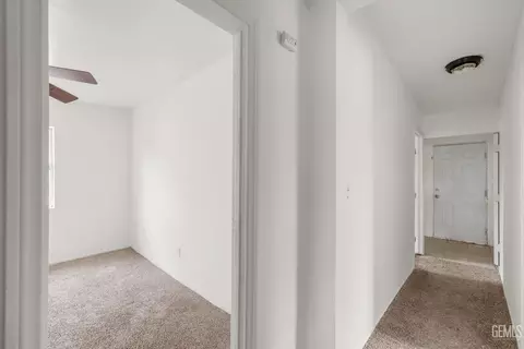 Entry Way - 10001 Waco Ave, Lamont, CA 93241 photo 3 of 4