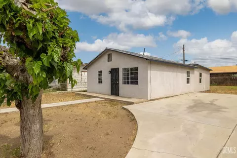 Exterior - 10001 Waco Ave, Lamont, CA 93241 photo 6 of 11