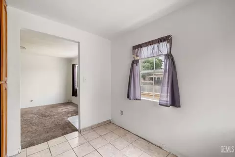 Entry Way - 10001 Waco Ave, Lamont, CA 93241 photo 2 of 4