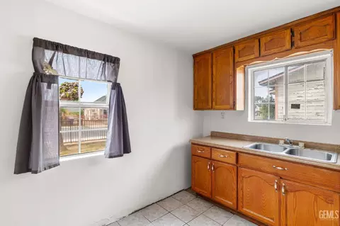 Other - 10001 Waco Ave, Lamont, CA 93241 photo 4 of 9