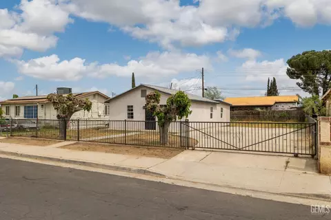 Exterior - 10001 Waco Ave, Lamont, CA 93241 photo 2 of 11