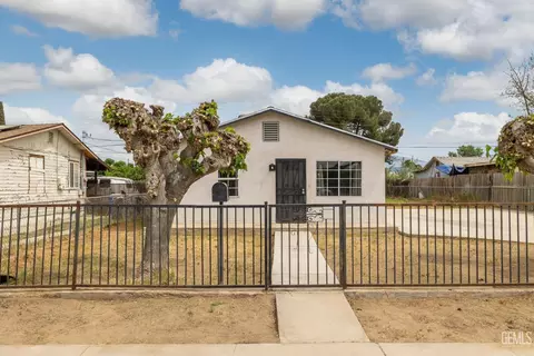 Exterior - 10001 Waco Ave, Lamont, CA 93241 photo 4 of 11