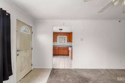 Entry Way - 10001 Waco Ave, Lamont, CA 93241 photo 1 of 4