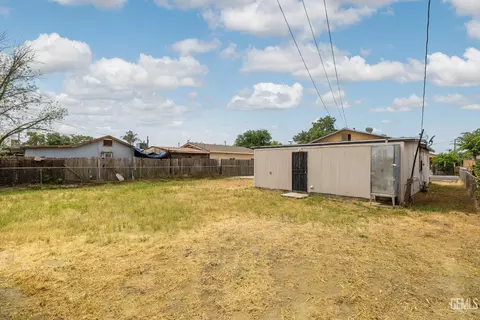 Exterior - 10001 Waco Ave, Lamont, CA 93241 photo 11 of 11