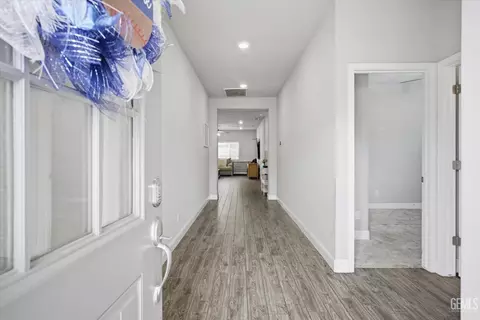 Entry Way - 9001 Brook Shadow Way, Shafter, CA 93263 photo 1 of 9