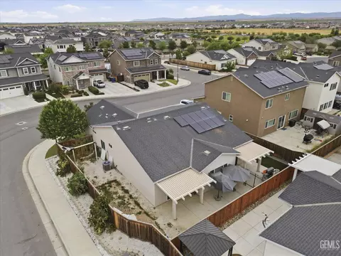 View/Area - 9001 Brook Shadow Way, Shafter, CA 93263 photo 5 of 7