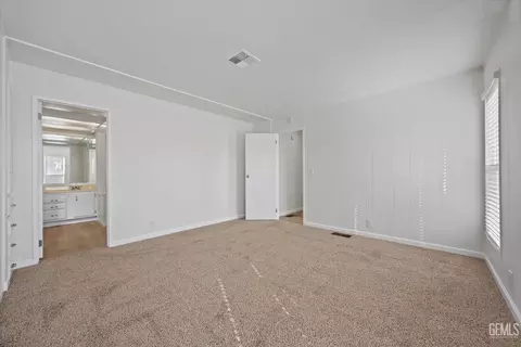 152 Torrey Pine Ln, Bakersfield, CA 93308 photo 28
