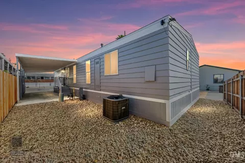 152 Torrey Pine Ln, Bakersfield, CA 93308 photo 2