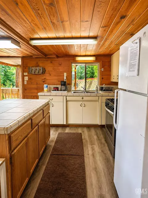 Kitchen - 47414 Dogwood, Posey, CA 93260 photo 2 of 2