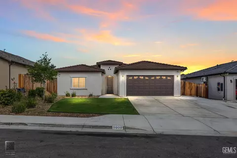 9908 Old Wood Dr, Bakersfield, CA 93306