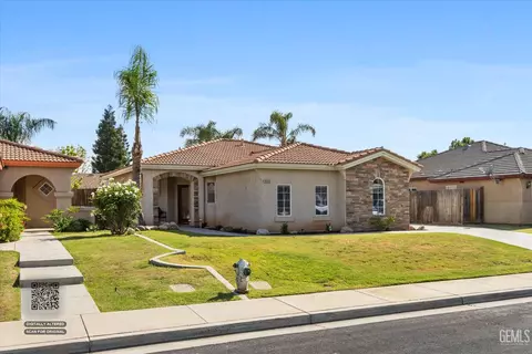 9803 Manhattan Dr, Bakersfield, CA 93312