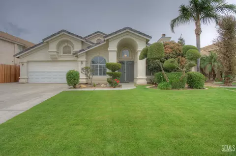 10104 Brookline Woods Dr, Bakersfield, CA 93312