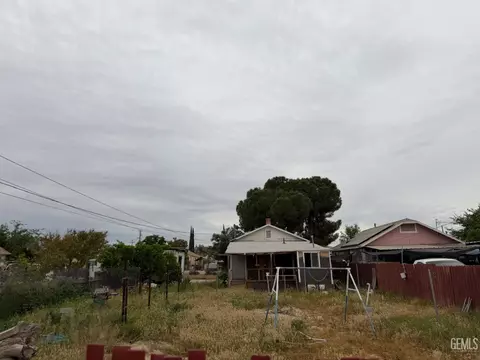 Exterior - 306 Buchanan St, Taft, CA 93268 photo 7 of 8