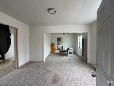 Other - 306 Buchanan St, Taft, CA 93268 photo 2 of 6
