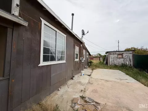 Exterior - 306 Buchanan St, Taft, CA 93268 photo 3 of 8