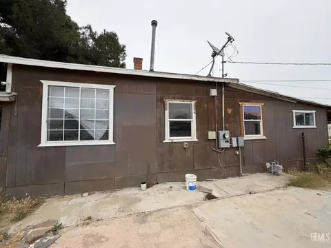 Exterior - 306 Buchanan St, Taft, CA 93268 photo 2 of 8