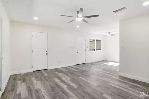 Living - 220 Wooner Dr, Arvin, CA 93203 photo 3 of 3