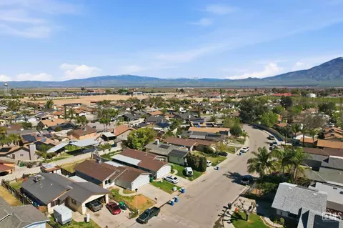 View/Area - 220 Wooner Dr, Arvin, CA 93203 photo 5 of 6