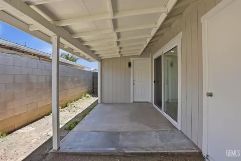 Exterior - 220 Wooner Dr, Arvin, CA 93203 photo 3 of 3