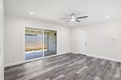 Living - 220 Wooner Dr, Arvin, CA 93203 photo 1 of 3