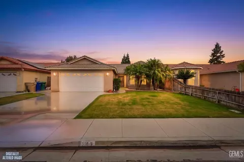 245 Sherman Peak Dr, Bakersfield, CA 93308
