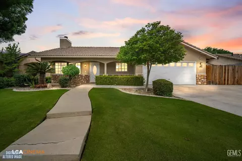 4611 Polo Club Dr, Bakersfield, CA 93312