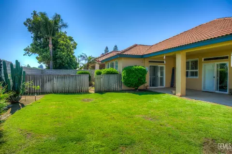 Exterior - 2016 Snowdrop Dr, Bakersfield, CA 93311 photo 9 of 16