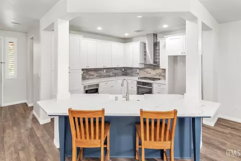 Kitchen - 2016 Snowdrop Dr, Bakersfield, CA 93311 photo 7 of 7