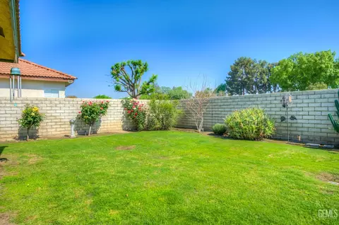 Exterior - 2016 Snowdrop Dr, Bakersfield, CA 93311 photo 6 of 16