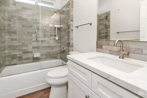Bath - 2016 Snowdrop Dr, Bakersfield, CA 93311 photo 1 of 3
