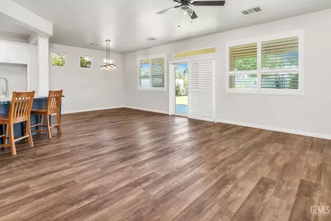Living - 2016 Snowdrop Dr, Bakersfield, CA 93311 photo 1 of 4