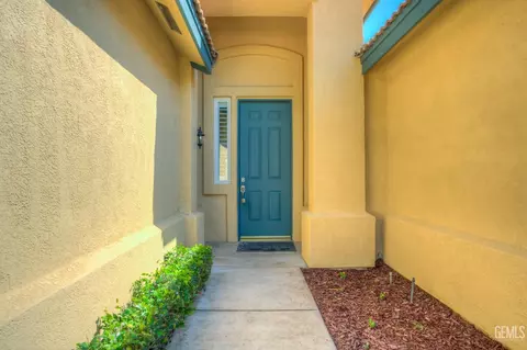 Entry Way - 2016 Snowdrop Dr, Bakersfield, CA 93311 photo 1 of 2