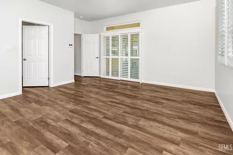 Living - 2016 Snowdrop Dr, Bakersfield, CA 93311 photo 4 of 4