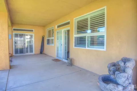 Exterior - 2016 Snowdrop Dr, Bakersfield, CA 93311 photo 4 of 16