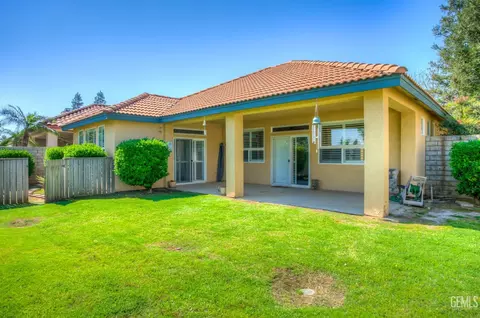Exterior - 2016 Snowdrop Dr, Bakersfield, CA 93311 photo 10 of 16