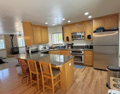 22477 Zurich Dr, Tehachapi, CA 93561