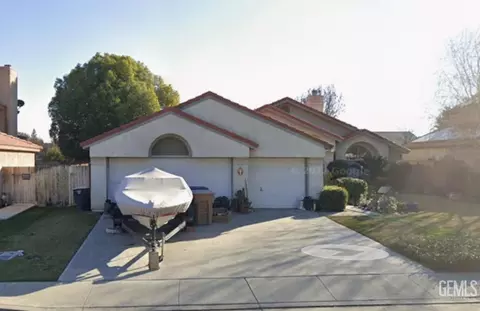 10209 Single Oak Dr, Bakersfield, CA 93311