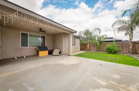 Exterior - 7901 Bristol Spring Ave, Bakersfield, CA 93313 photo 5 of 7
