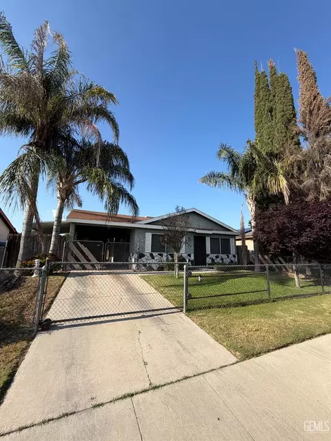209 21st Ave, Delano, CA 93215